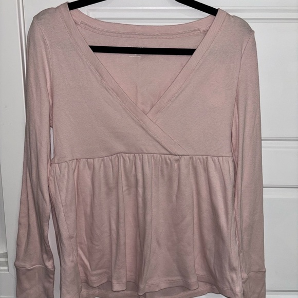 BNWT Hollister Easy Wrap-Front
Babydoll Top - Picture 2 of 3